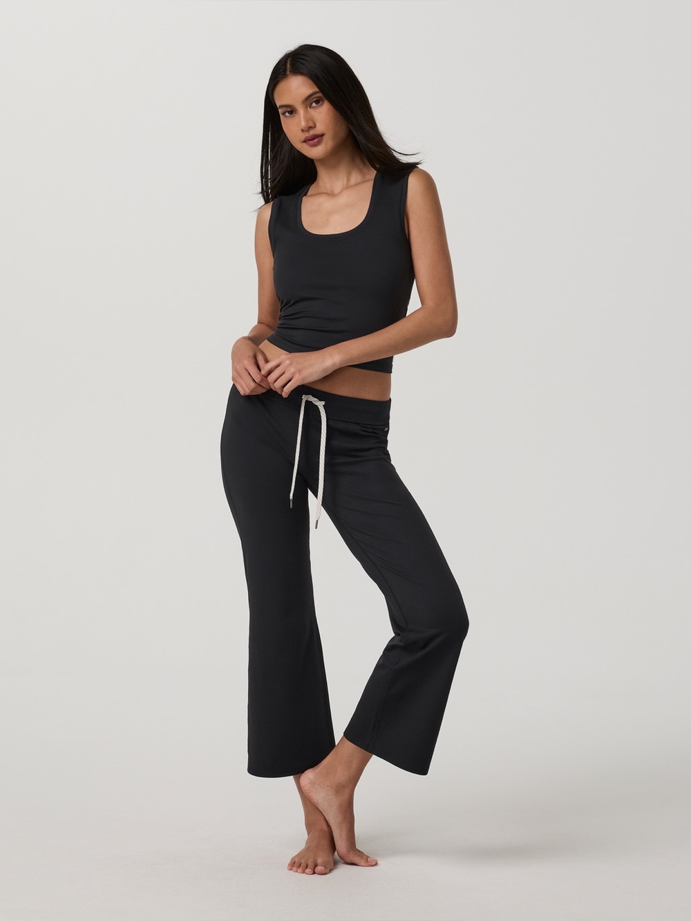 Vuori Halo slim flare ankle pants - Solid black